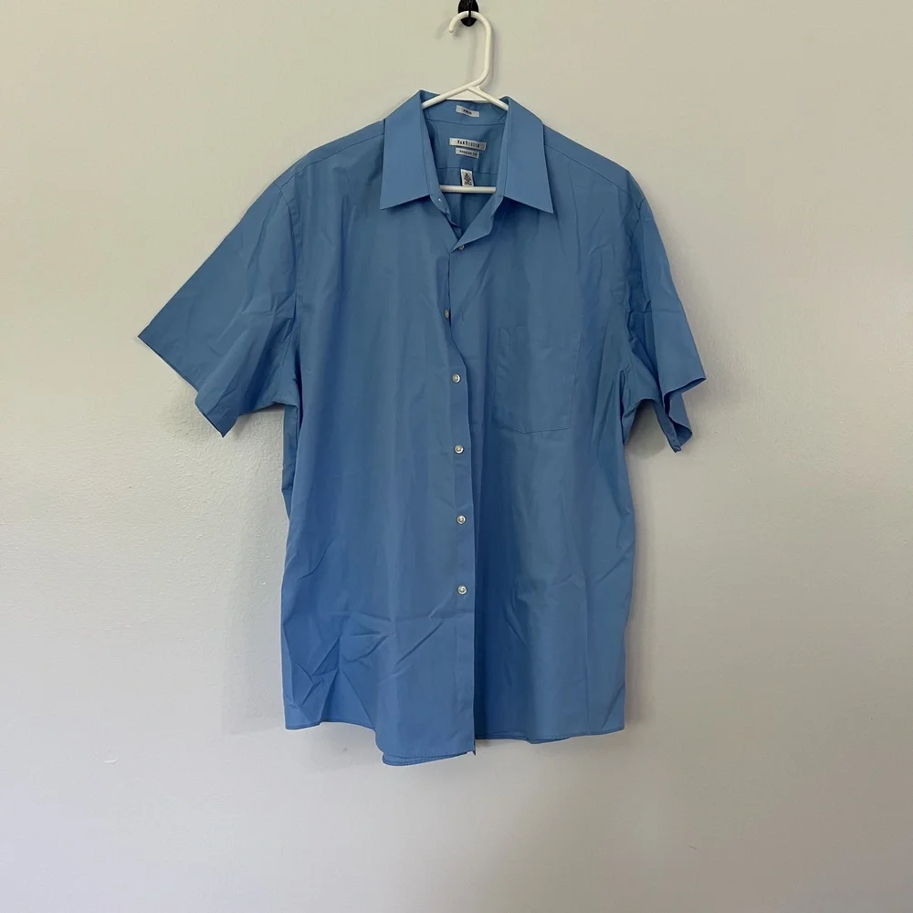 Van Heusen Shirt 18 Light Blue Poplin Regular Fit Casual Wrinkle Free Classic